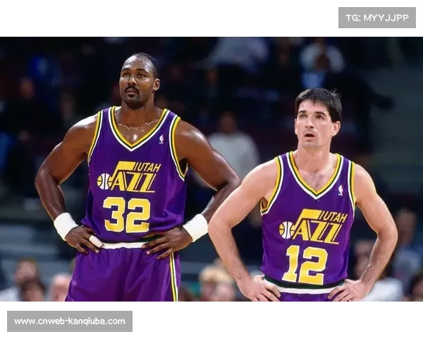 斯托克顿绝杀后将采访权交予马龙展现团队精神与无私奉献