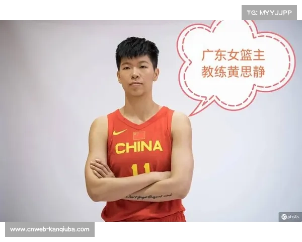 全运会热身池选手专注调整，教练最后一刻指导